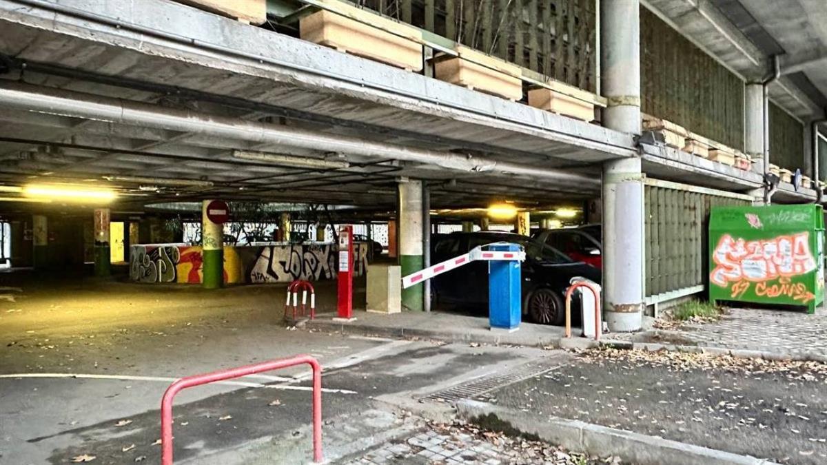 El grupo municipal señala la  "falta de mantenimiento" del aparcamiento 