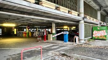 El grupo municipal señala la  "falta de mantenimiento" del aparcamiento 