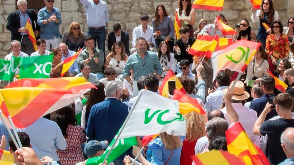 Abascal asegura que son “los últimos” en acceder a ayudas sociales y a la vivienda