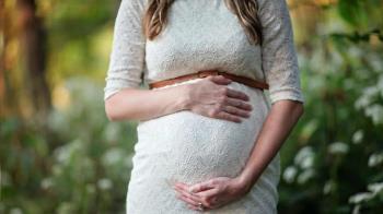 VOX Las Rozas exige un plan personalizado de maternidad