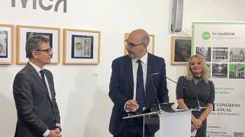 El ministro asiste a la inauguración del XXI Congreso del Foro Judicial Independiente y su presidente le lapida