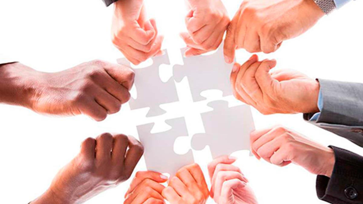 A partir del domingo 9 de mayo de 10:00 a 14:00h enfrente del Templete del Parque Egido