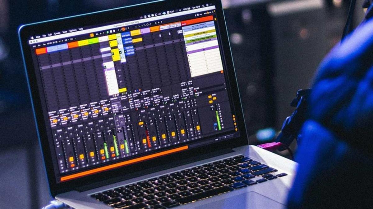 En la explanada del antiguo campo de fútbol 