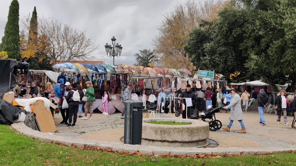 Este domingo vuelve a la Plaza de la Estación la nueva edición del mercadillo 