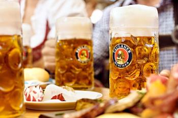 El Oktoberfest celebra su 7º aniversario con música en directo, comida y, sobre todo, cerveza