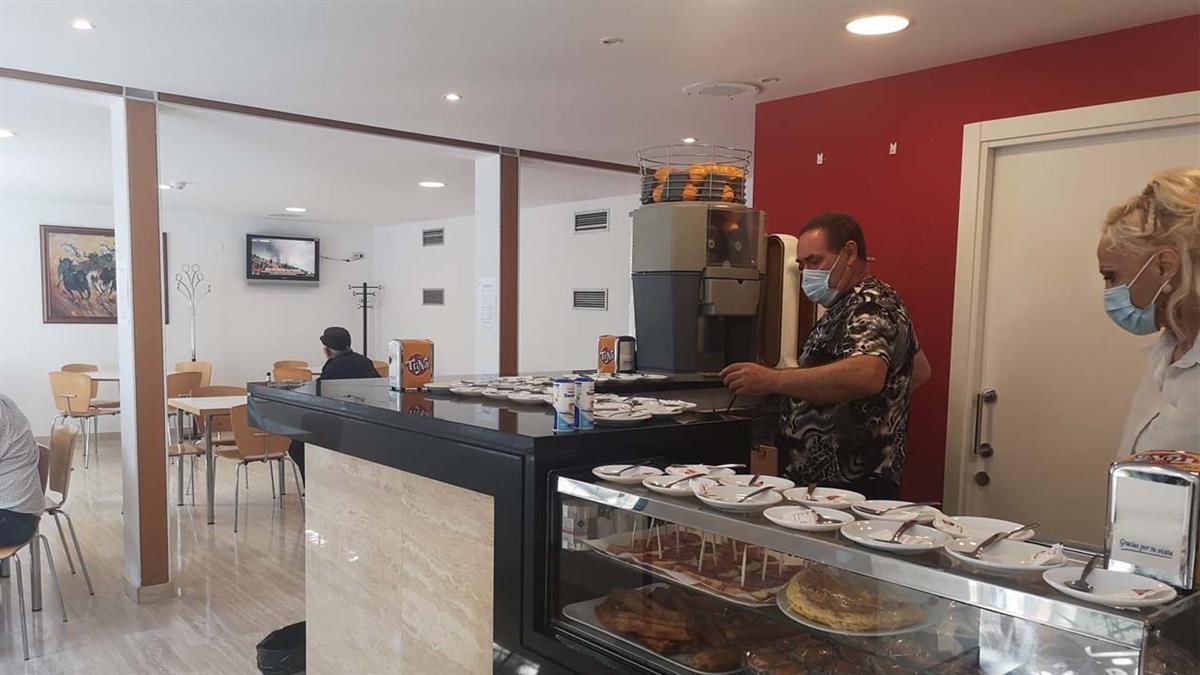 Se trata de la cafetería y la peluquería