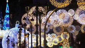 Se trata de una visita al Vigo iluminado por Navidad con excursión a Oporto en diciembre y de un crucero por el Mediterráneo en el mes de mayo