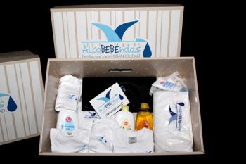 Alcobendas obsequia a las familias con esta canastilla para dar la bienvenida a los recién nacidos 