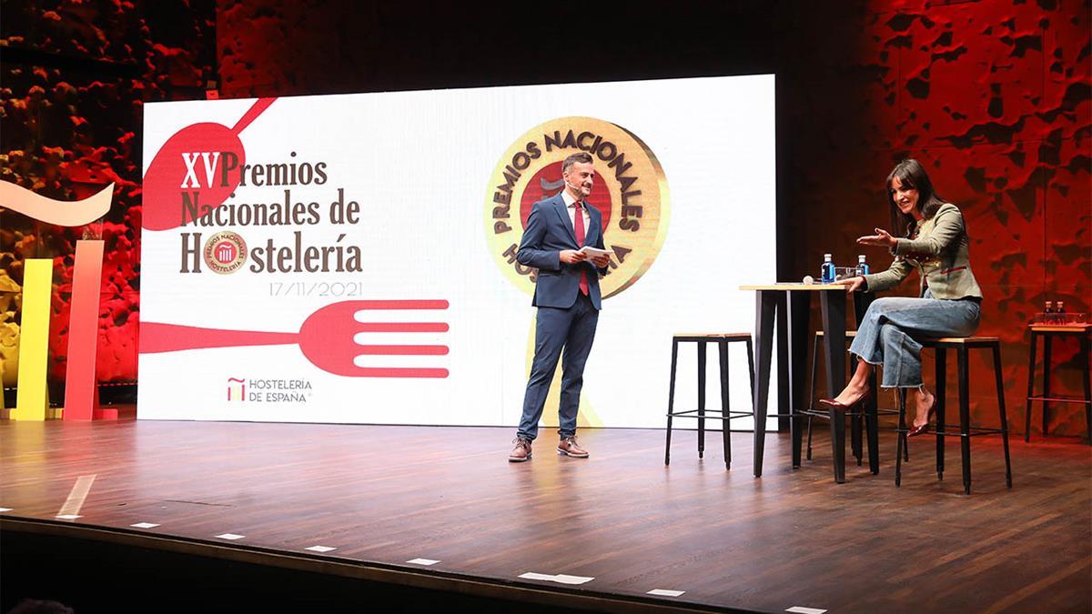 Almeida y Villacís acuden a la entrega de los XV Premios Nacionales de Hostelería y muestran su "infinito" agradecimiento al sector