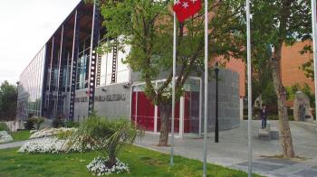 Cuenta con la colaboración activa del tejido asociativo escénico 