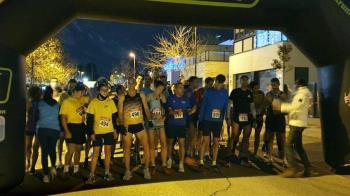 Tiene un carácter solidario y para participar es necesario entregar alimentos no perecederos