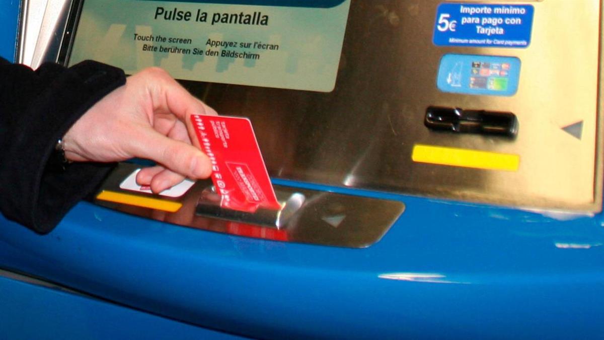 Todos los abonos transporte de Madrid verán su precio reducido en un 50%