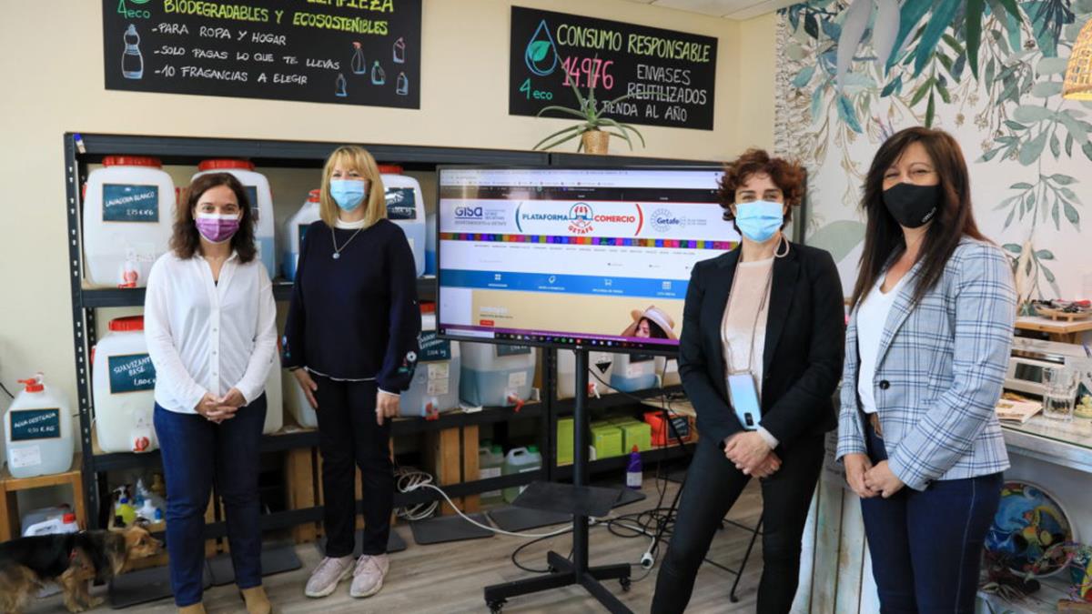 Adquiriendo productos de los comercios locales desde casa