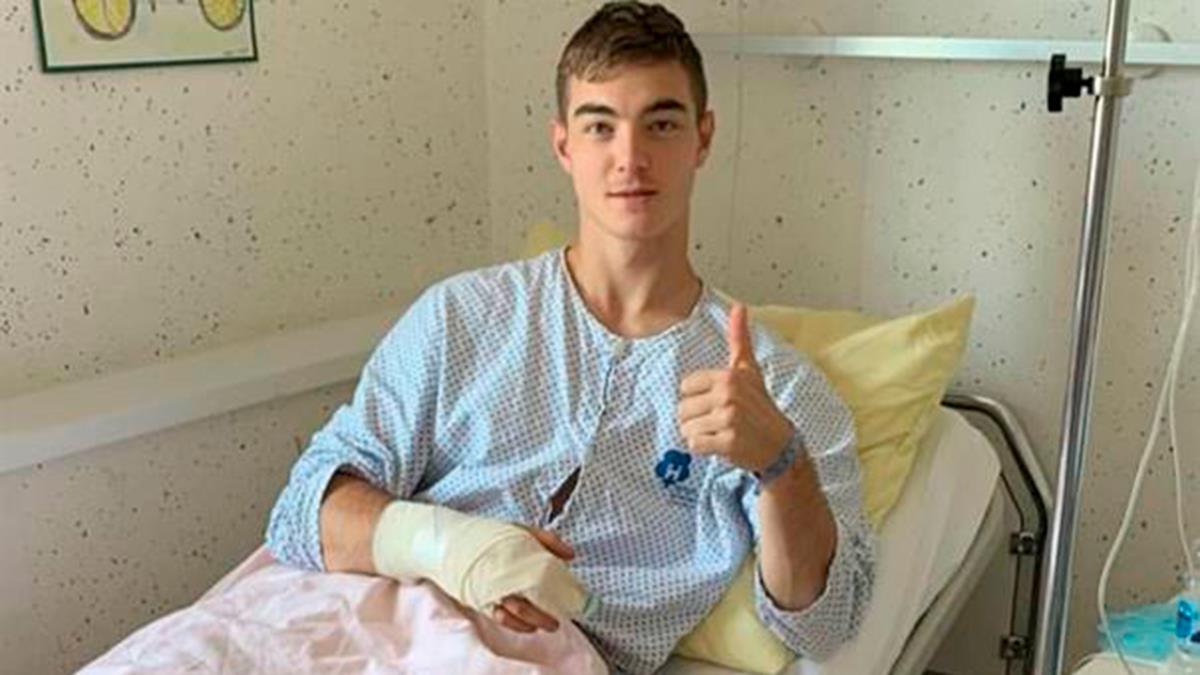 Ha sido intervenido por los dolores de la mano provocados por una lesión