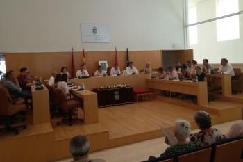 El alcalde, Javier Corpa, solicitará a Fomento la construcción de un apeadero de Renfe en el polígono