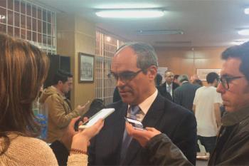 El consejero de Educación, Rafael Van Grieken, ha respondido a esta cuestión en un encuentro con militantes en Alcalá de Henares