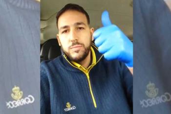 Álvaro es trabajador de Correos en Fuenlabrada y, al igual que sus compañeros, sigue al pie del cañón en plena pandemia