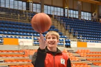 Conocemos de primera mano a Víctor Moreno, una
de las mayores promesas de nuestro baloncesto